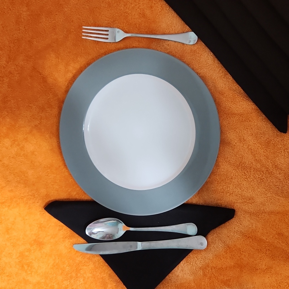 High quality cloth napkins.